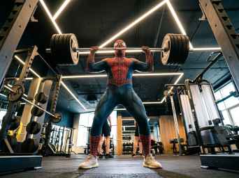 Человек-паук провёл новый день наедине со штангой в BOOMFIT PREMIUM Краснодар Северный