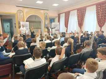 Сотни событий прошли во время поездки писателей по семи городам